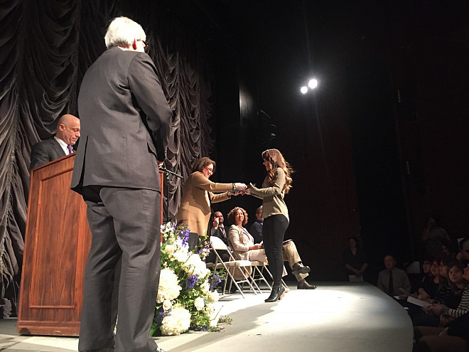 Katie Ness receives Honors in the Biomedical Sciences major.