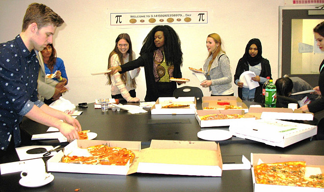 Partaking of ?izza.