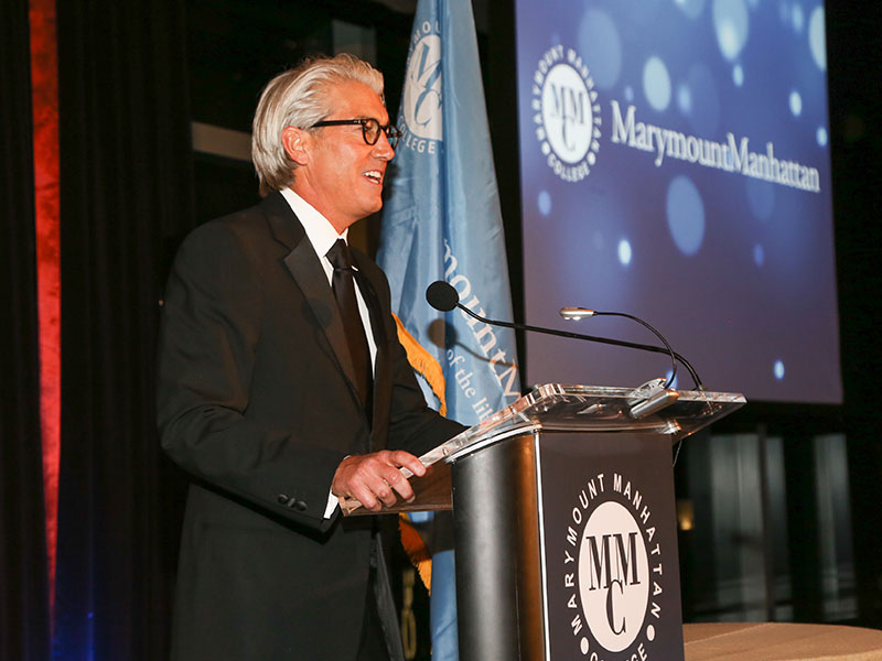 Paul Polizzotto honored at the 2016 Annual Scholarship Benefit
