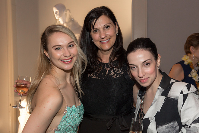 Miranda Nichols '18, Mindy Nichols and Angelica Stiskin '11
